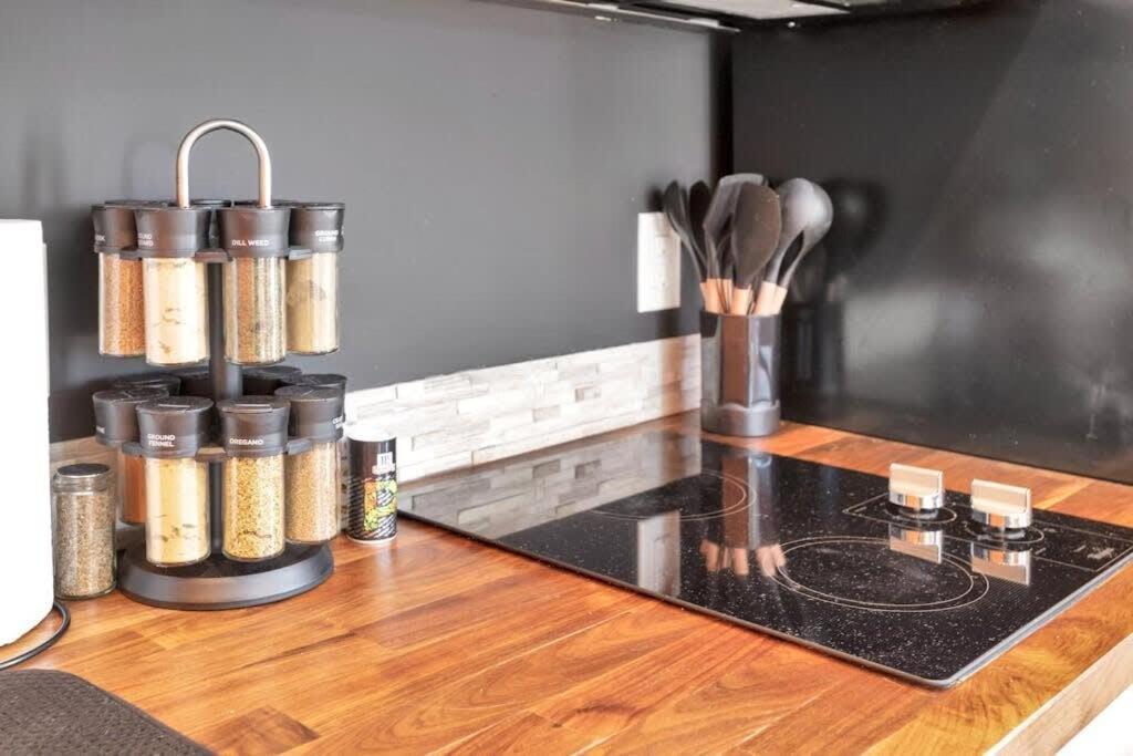 Cozy 1 Bedroom Apt Kitchen Central 단베리 외부 사진